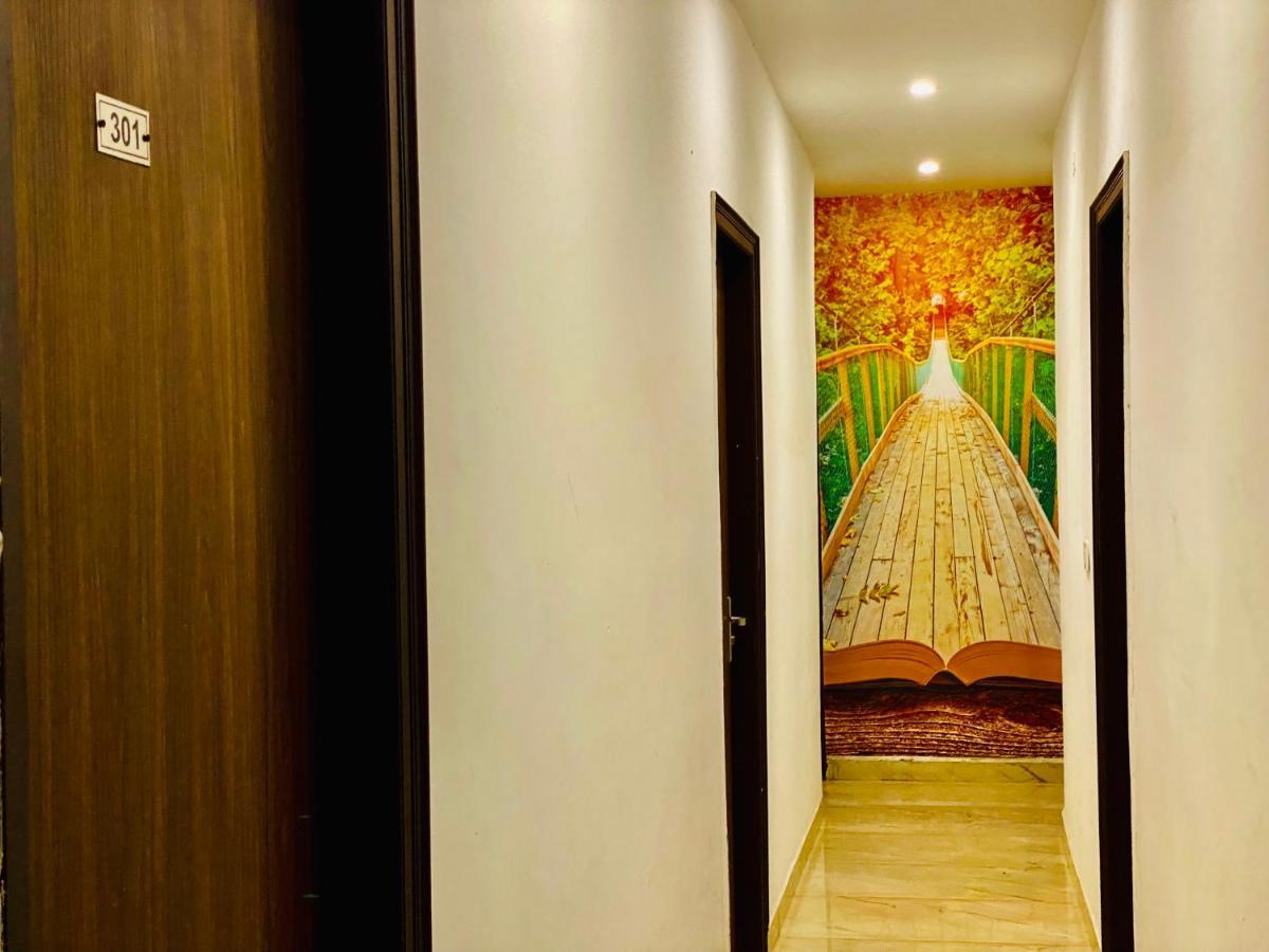 Hotel Hollywood - Family Hotel Zirakpur Экстерьер фото