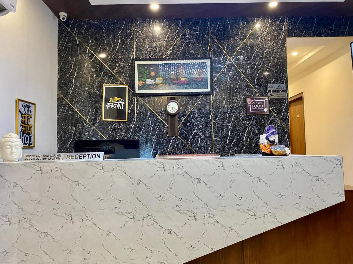 Hotel Hollywood - Family Hotel Zirakpur Экстерьер фото