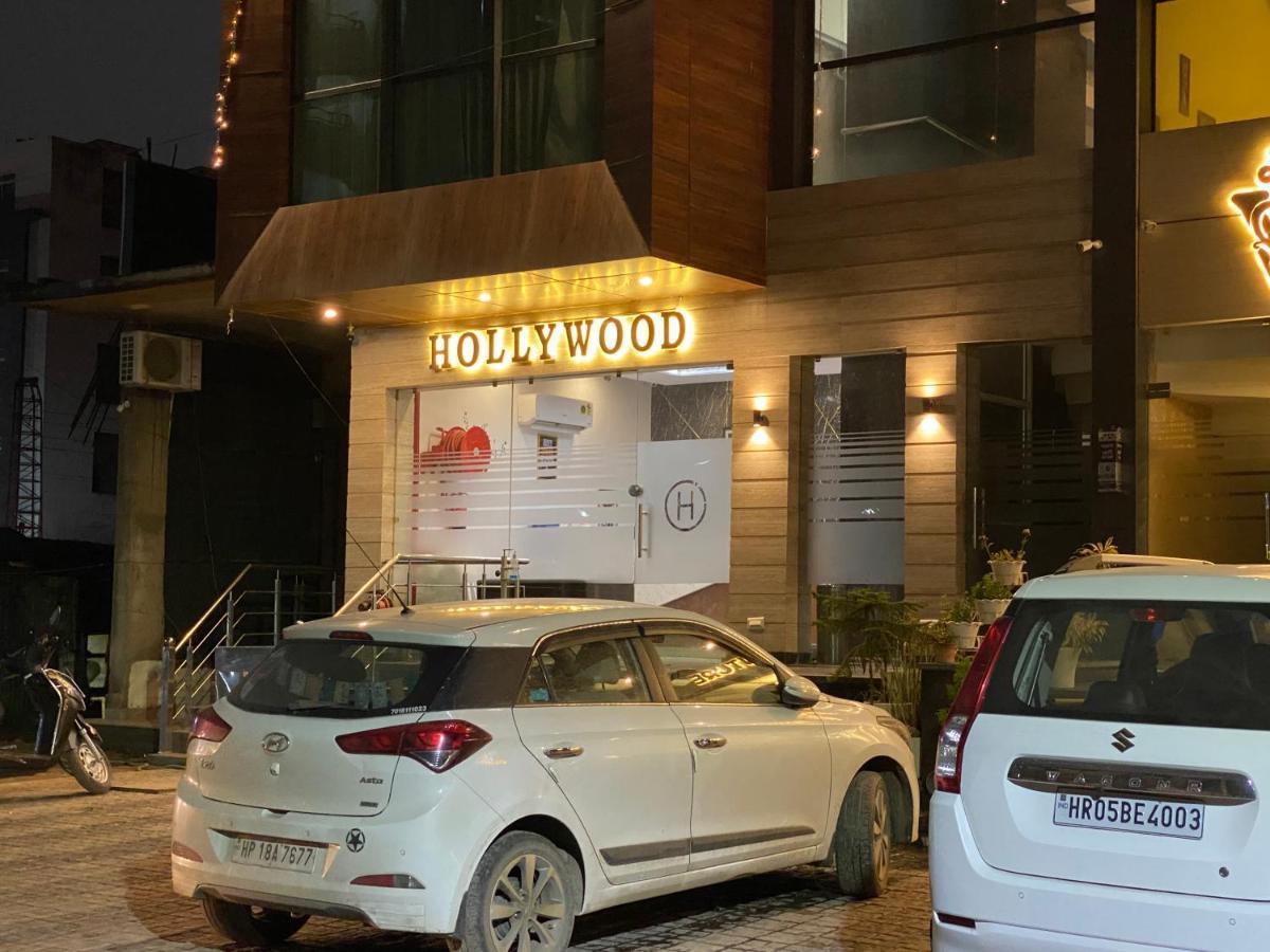 Hotel Hollywood - Family Hotel Zirakpur Экстерьер фото